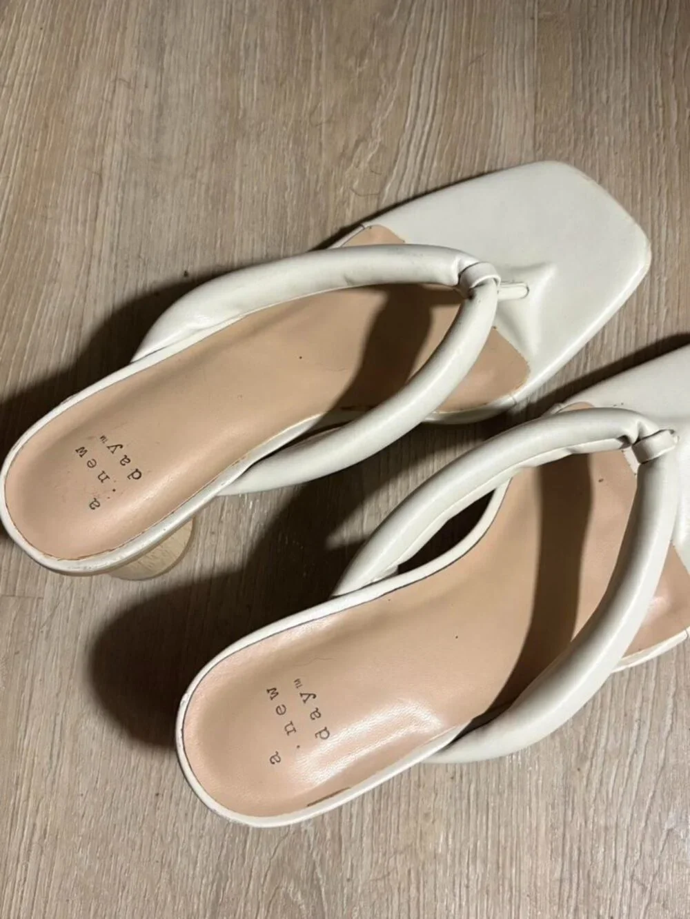 A New Day Women's Cream and White Sandals
